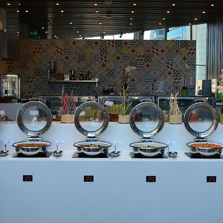 Ibis Styles Dubai Jumeira Eksteriør billede