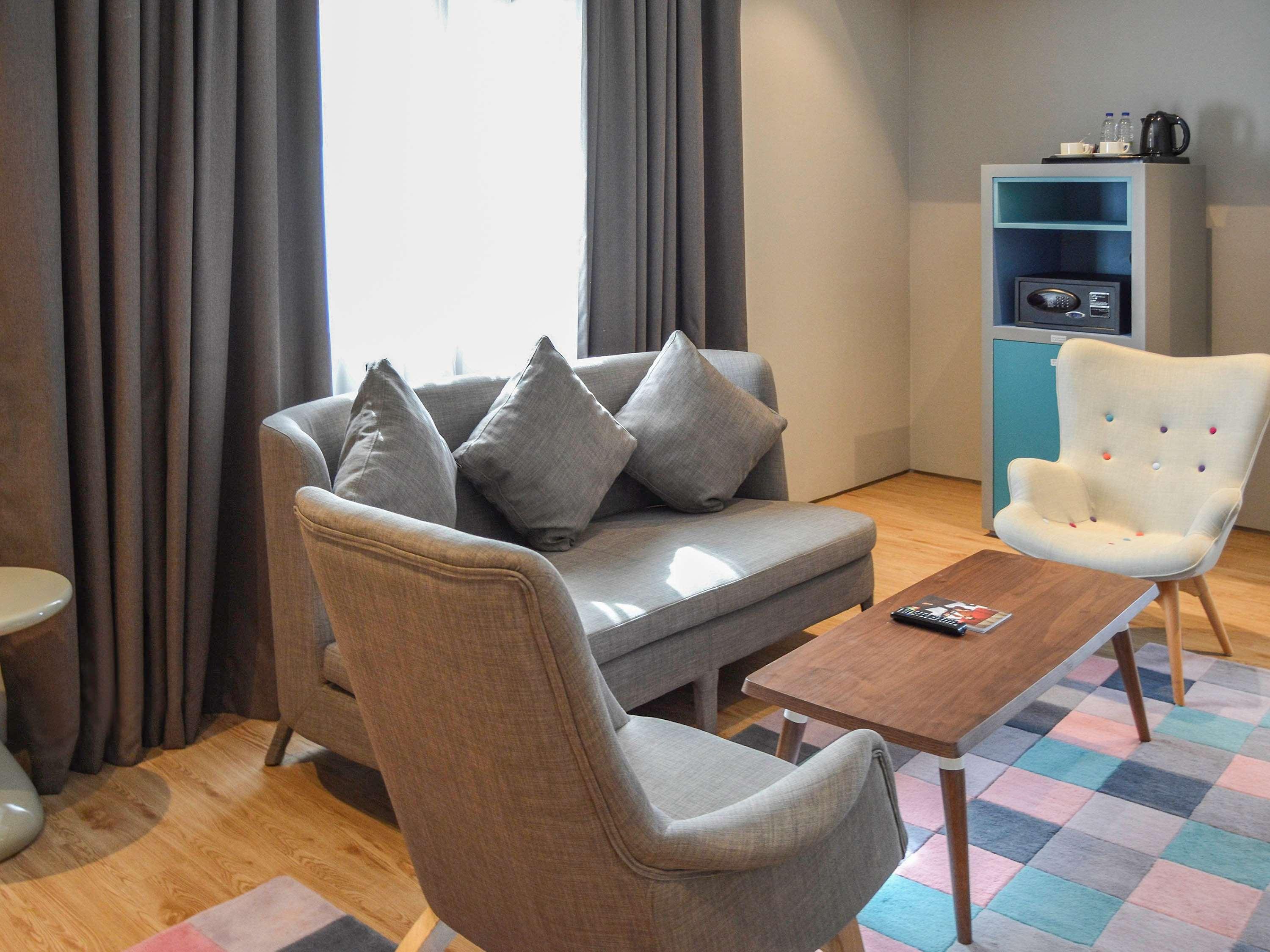 Ibis Styles Dubai Jumeira Eksteriør billede