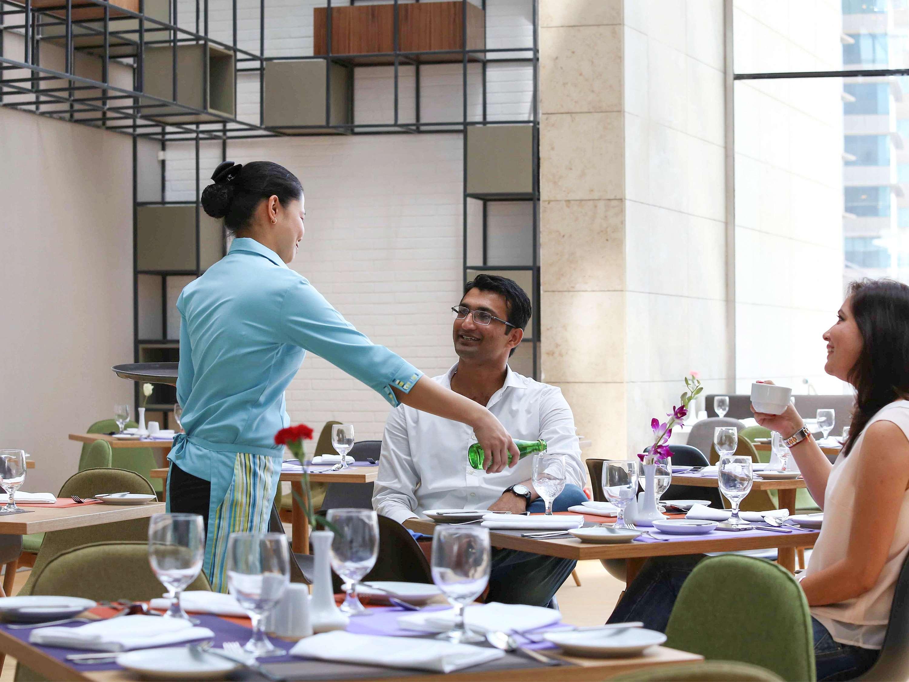 Ibis Styles Dubai Jumeira Eksteriør billede