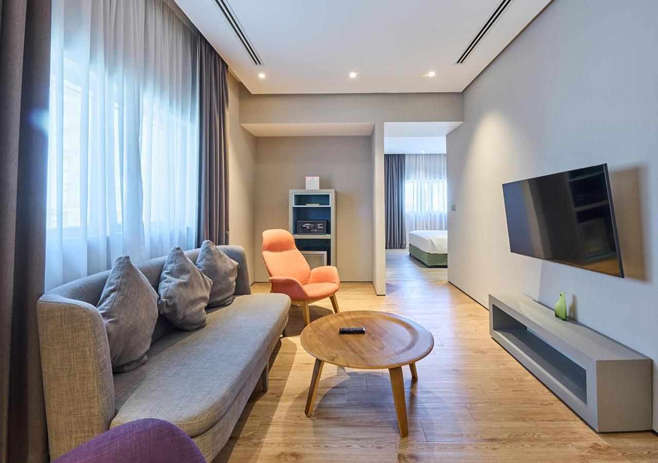 Ibis Styles Dubai Jumeira Eksteriør billede