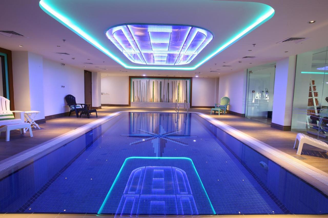 Ibis Styles Dubai Jumeira Eksteriør billede